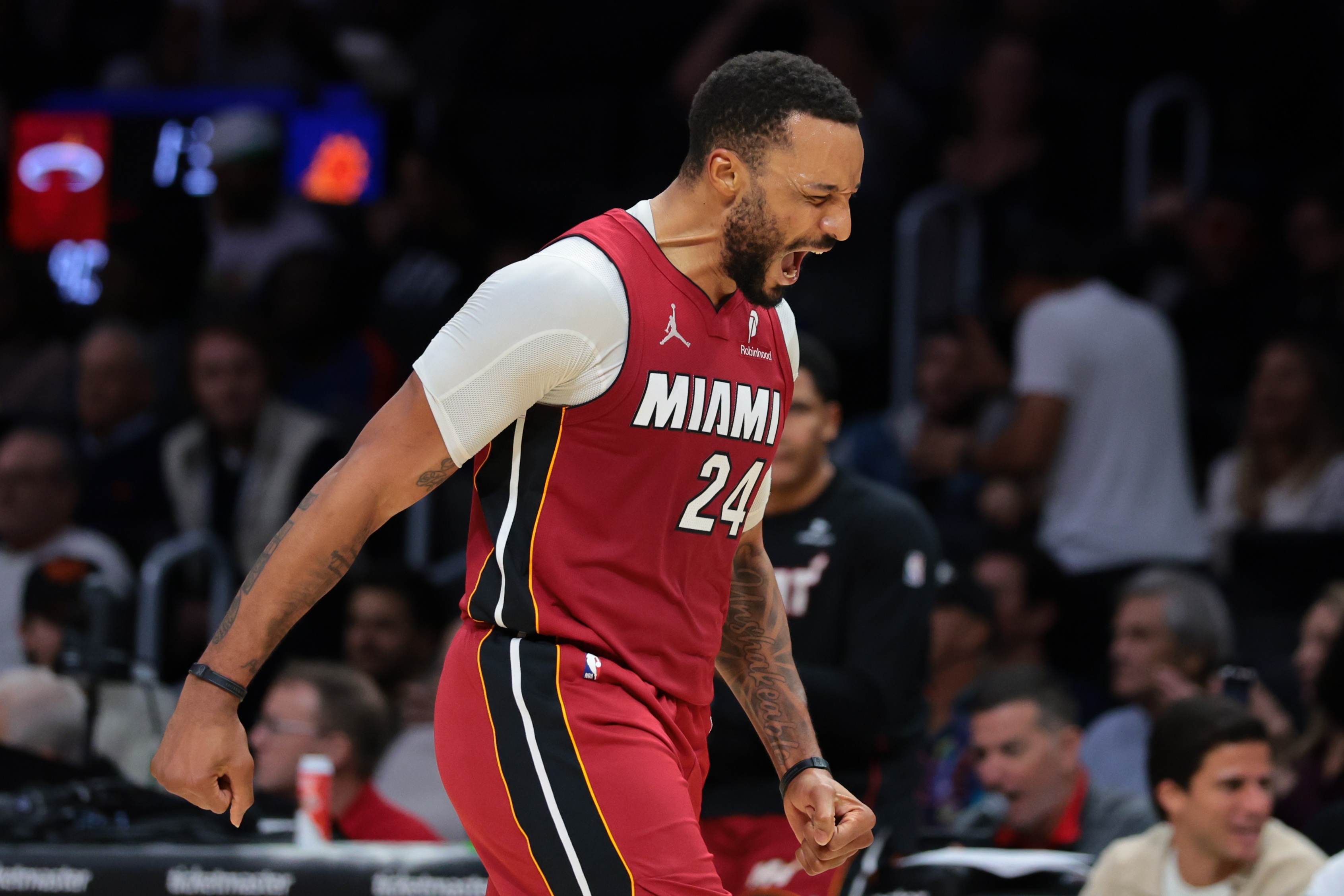 21中5？鲍威尔：每个人都会有低谷 我很自信&amp;因为我付出很多努力